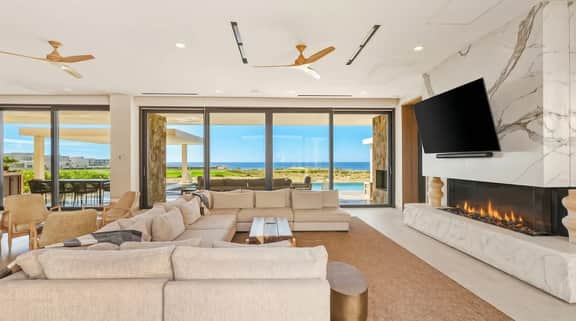 Luxury Contemporary Haven in Diamante