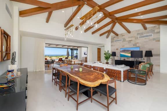 Ritzy 5 BR Villa at Quivira