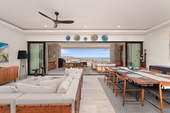 Serene Shores. Elegant 3BR Escape with Golf cart