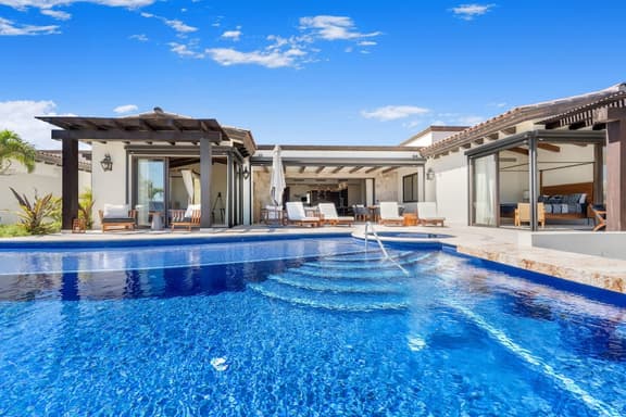 Ritzy 5 BR Villa at Quivira